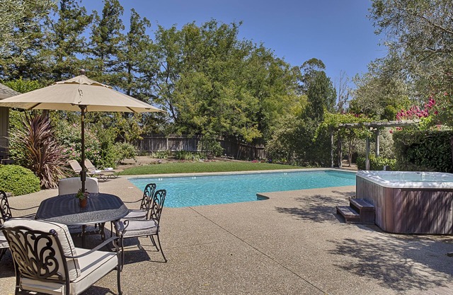 Stay at Roche Winery's Sonoma Vineyard Retreat