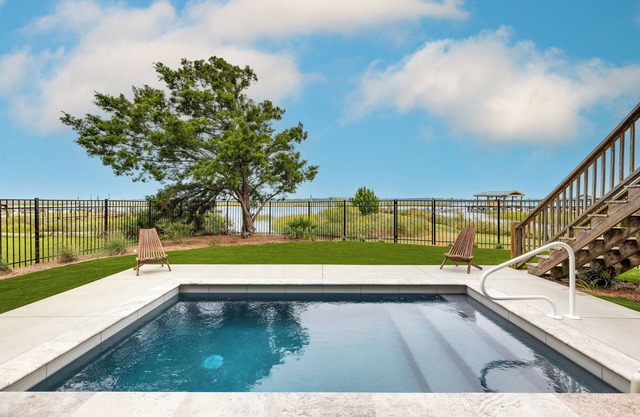Stay at The Tabby House! Spectacular River Views