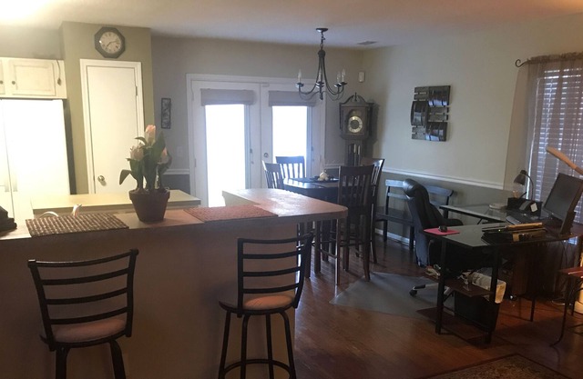 Stay At This Cozy Home ~ Treat It Like Your Own