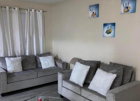 StayCation -Memorial Galleria- Very Spacious Apt - Free Parking & Wifi