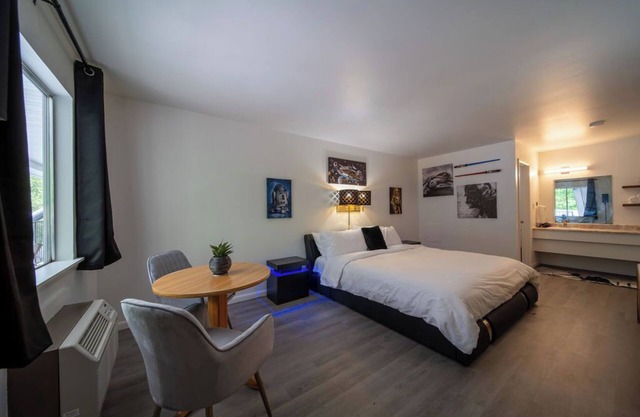 Step into our Galaxy King Suite Room at GloryDayz!
