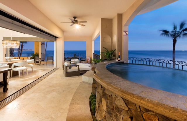 👣 Steps From the Beach, Jacuzzi, Lux Amenities, 3000 SqFt, Great Reviews -3301