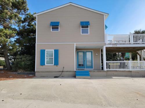 Steps to Beach 2BR 2BA duplex