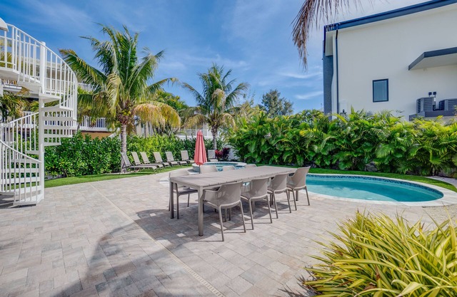 Steps to Beach - Bean Point Residence Unit B by SeaBreeze Vacation