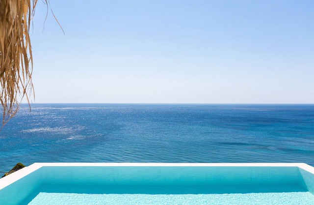 Steps to Beach,dazzling sea view