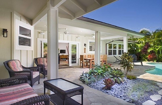 Steps to Beach-Heated Pool-AirCon-Gated Community-Min Stay 7 Nights-CONTACT HOST