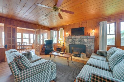 Steps to Lake Cedarville Cabin 12 with Shared Perks