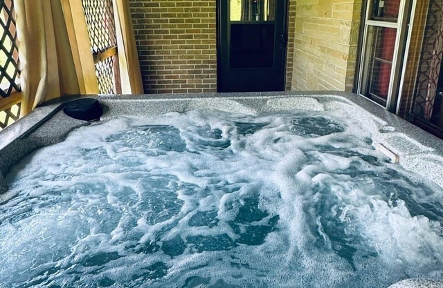 Stix & Stones Retreat (Hocking Hills/Private Pool)