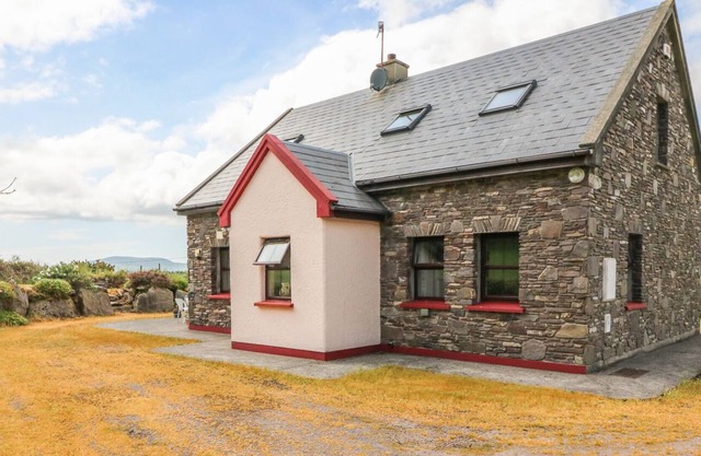 STONE COTTAGE, with open fire in Waterville, County Kerry