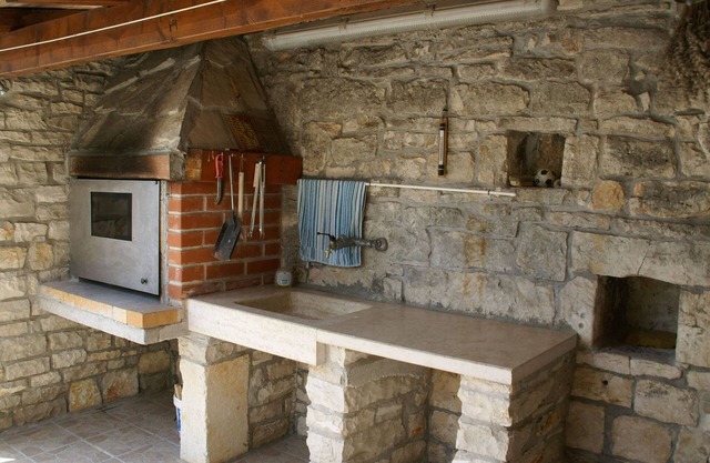 Stone Holiday Home in Peresiji with Pool