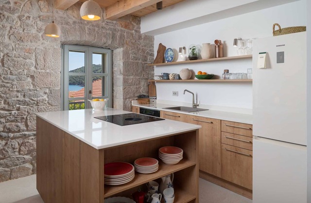 Stone house Casa Lumina