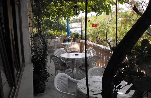 Stone house GREGOV - family groups ,eco Tourism,direct access on private beach