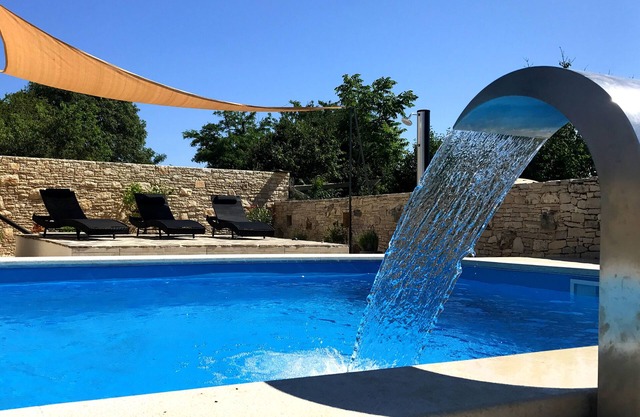 Stone house villa with modern facilities, pool & free Wi-Fi