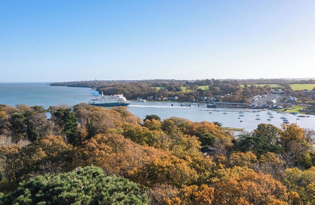 Stone's Throw Away from the English Channel! -Family and Dog Friendly