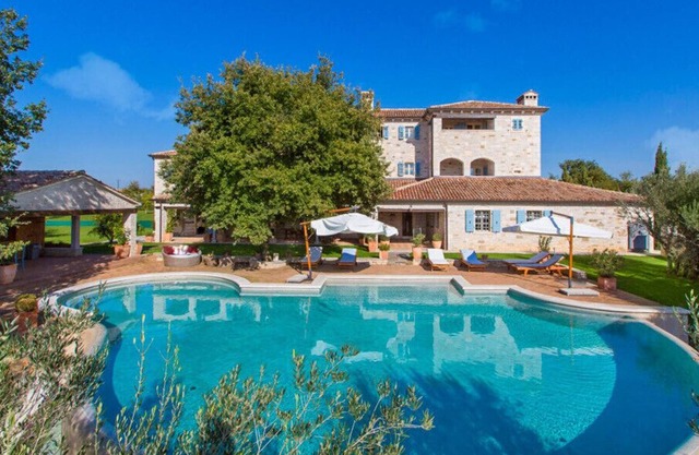 Stone Villa Lou-Sophie