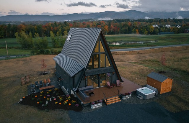 Stowe A-Frame, Sauna, Hot Tub, Theater, Game Room, Arcade, Gym