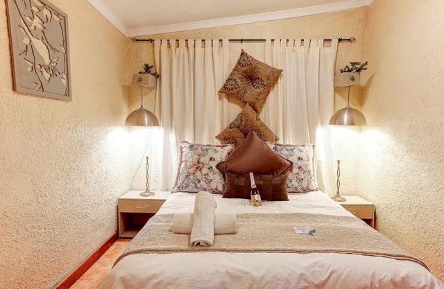 Strand Family 6 Sleeper Cottage En-Suite