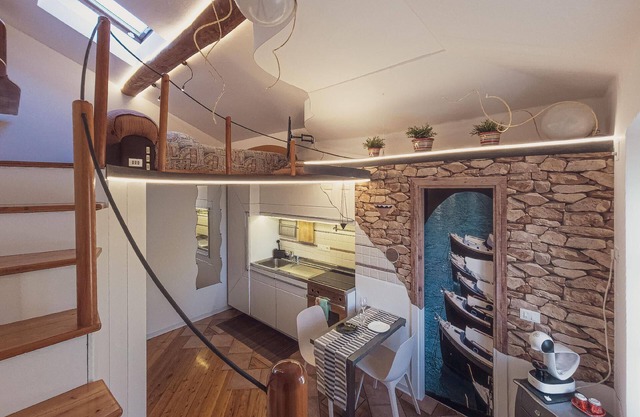 Strategic microhouse between Cinque Terre and Portofino