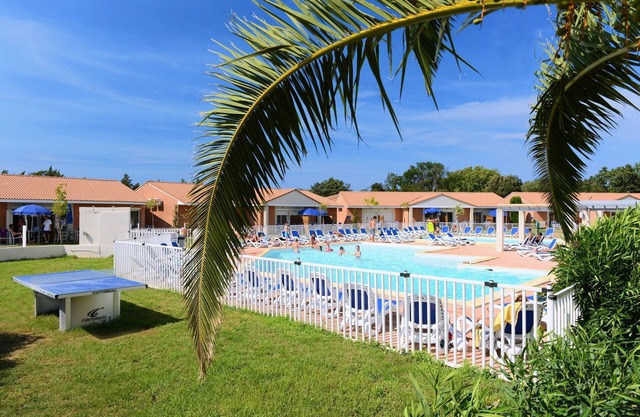 Studio | Accès 2 Piscines + Parking!