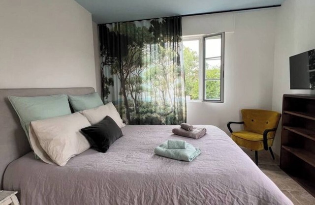 Studio and garden 2 pers 800m from center and beach