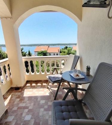 Studio apartman Dolin