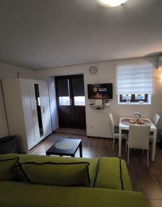 Studio apartman Nona Angela-Valun