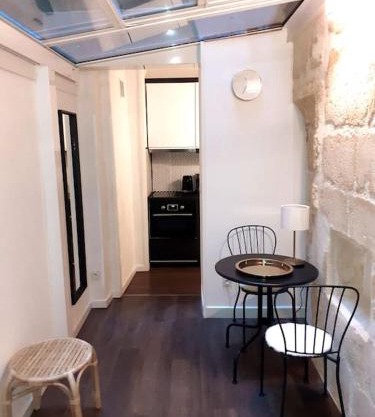 Studio atypique neuf Tourny hyper centre Bordeaux