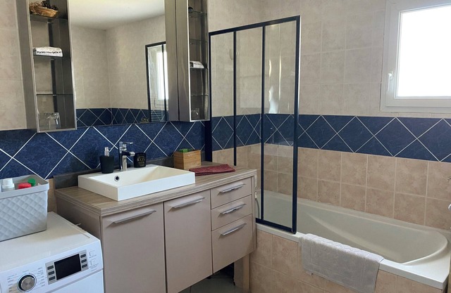 Studio between sea and hill