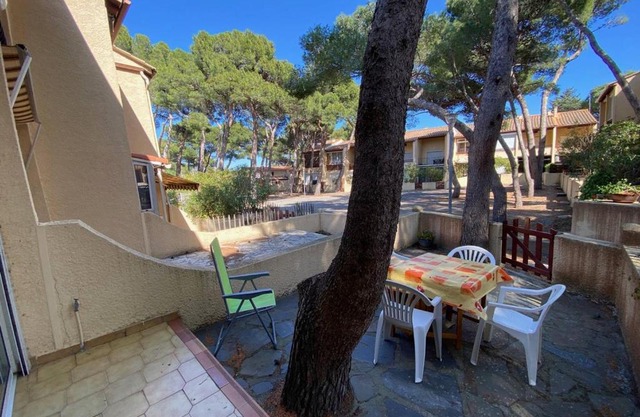 Studio Cabine 4 Pers, Terrasse, Parking Privé, Proche Plage et Commerces, La Franqui - FR-1-81-585