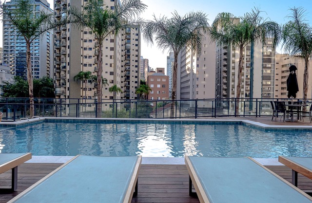 Studio com piscina aq. na Bela Vista