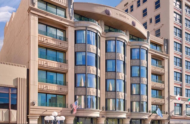 Studio condo walking distance from the Convention Center