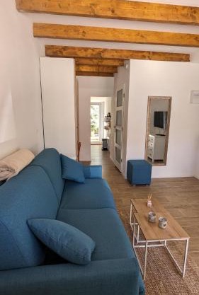 Studio cosy neuf calme -Parking Terrasse privée Piscine 5mn Gare TGV Aix et ZA Aix la Duranne 15 mn Aéroport Marseille