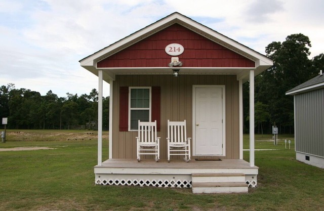 Studio Cottage 214*