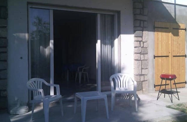 Studio Dans une Villa Avec Jardin. Ajaccio