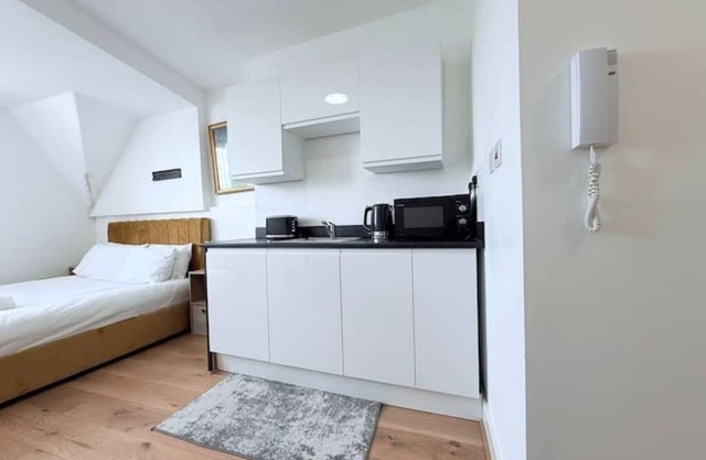 Studio Flat 8 in Golders Green