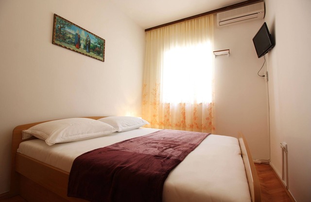 Studio flat near beach Metajna, Pag (AS-6486-b)