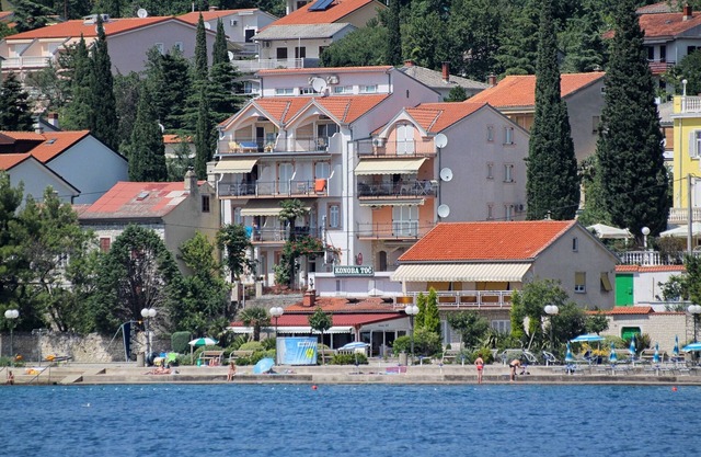 Studio flat near beach Selce, Crikvenica (AS-5206-a)