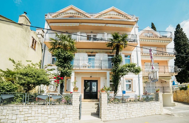 Studio flat near beach Selce, Crikvenica (AS-5206-b)