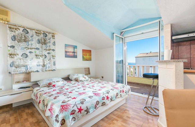 Studio flat with balcony and sea view Kaštel Štafilić, Kaštela (AS-24155-a)