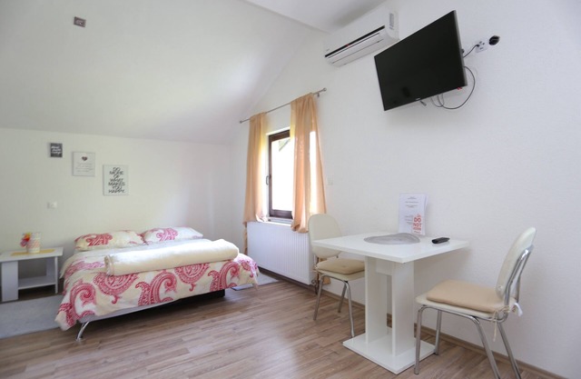 Studio flat with air-conditioning Donje Taborište, Plitvice (AS-17486-a)