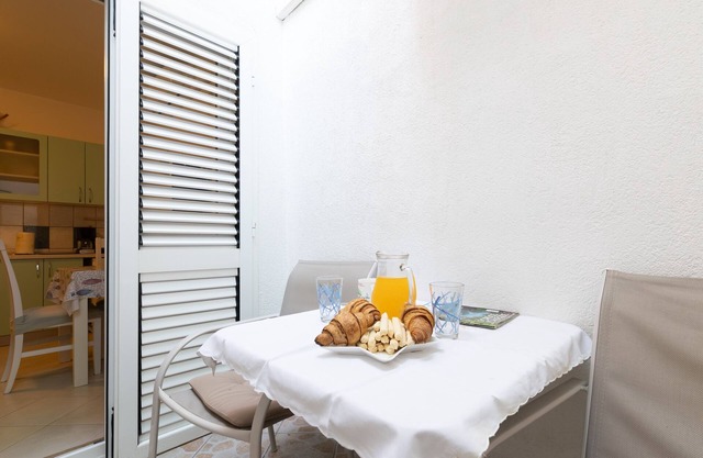 Studio flat with terrace Stari Grad, Hvar (AS-8726-d)