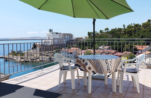 Studio flat with terrace and sea view Jablanac, Senj (AS-24793-a)