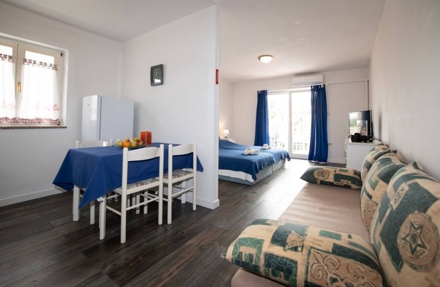 Studio flat with terrace Ika, Opatija (AS-7931-a)