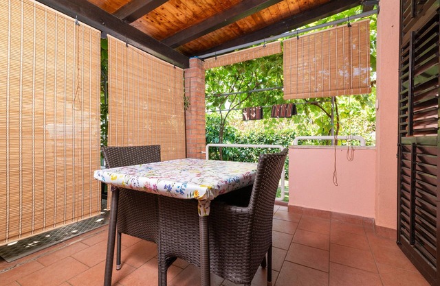 Studio flat with terrace Štinjan, Pula (AS-24743-a)