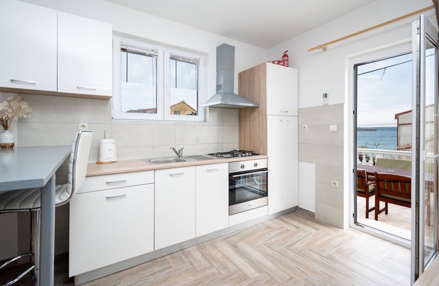 Studio flat with terrace and sea view Tkon, Pašman (AS-17360-a)