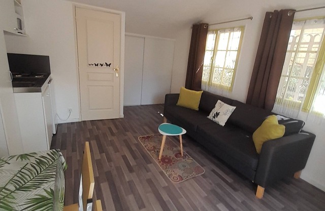 Studio for 2 people in the quiet Valescure district