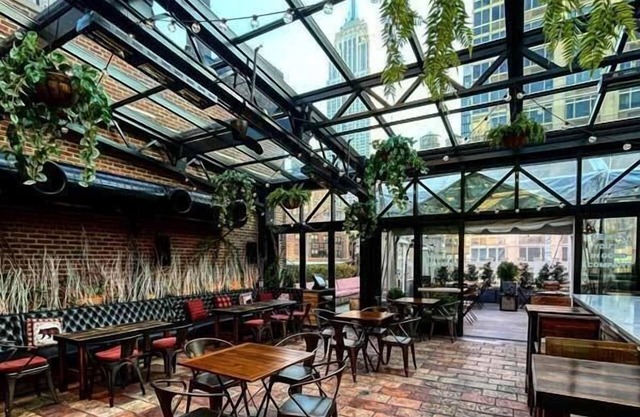 Studio King at Refinery Hotel! Pet-friendly, Walk to Central Park, Times Square!