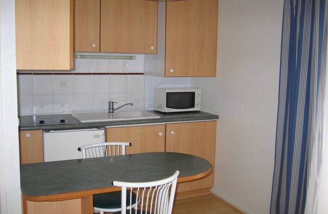 STUDIO LA ROCHELLE TERRACE WITH POOL VIEW, PARKING, NEAR MINIMES BEACH