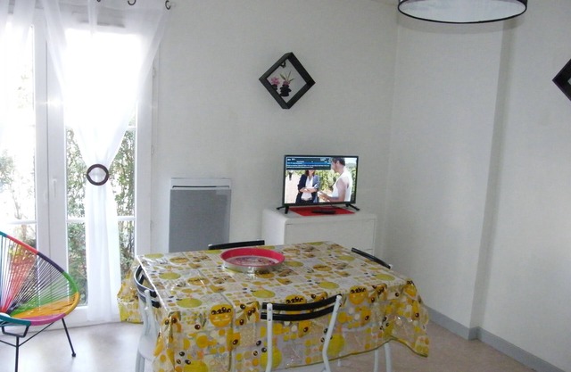 Studio Les Minimes 2 people and 1 child