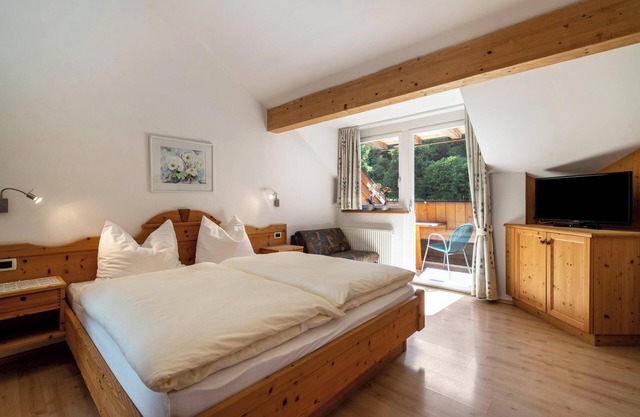 Studio "Merlot Kreuzwegerhofnals" with Mountain View, Pool,Balcony & Garden